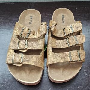 NWT Oncai Sandals